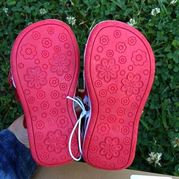 BNWT Patent Leather Sandals - Picture 4 of 5